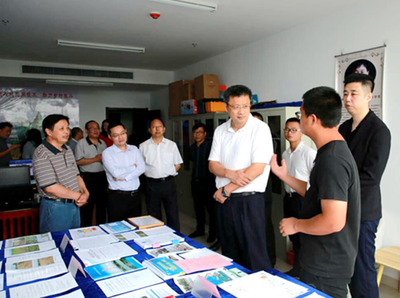 市委常委、副市長(zhǎng)謝忠率隊(duì)來我校考察交流文藝創(chuàng)作工作